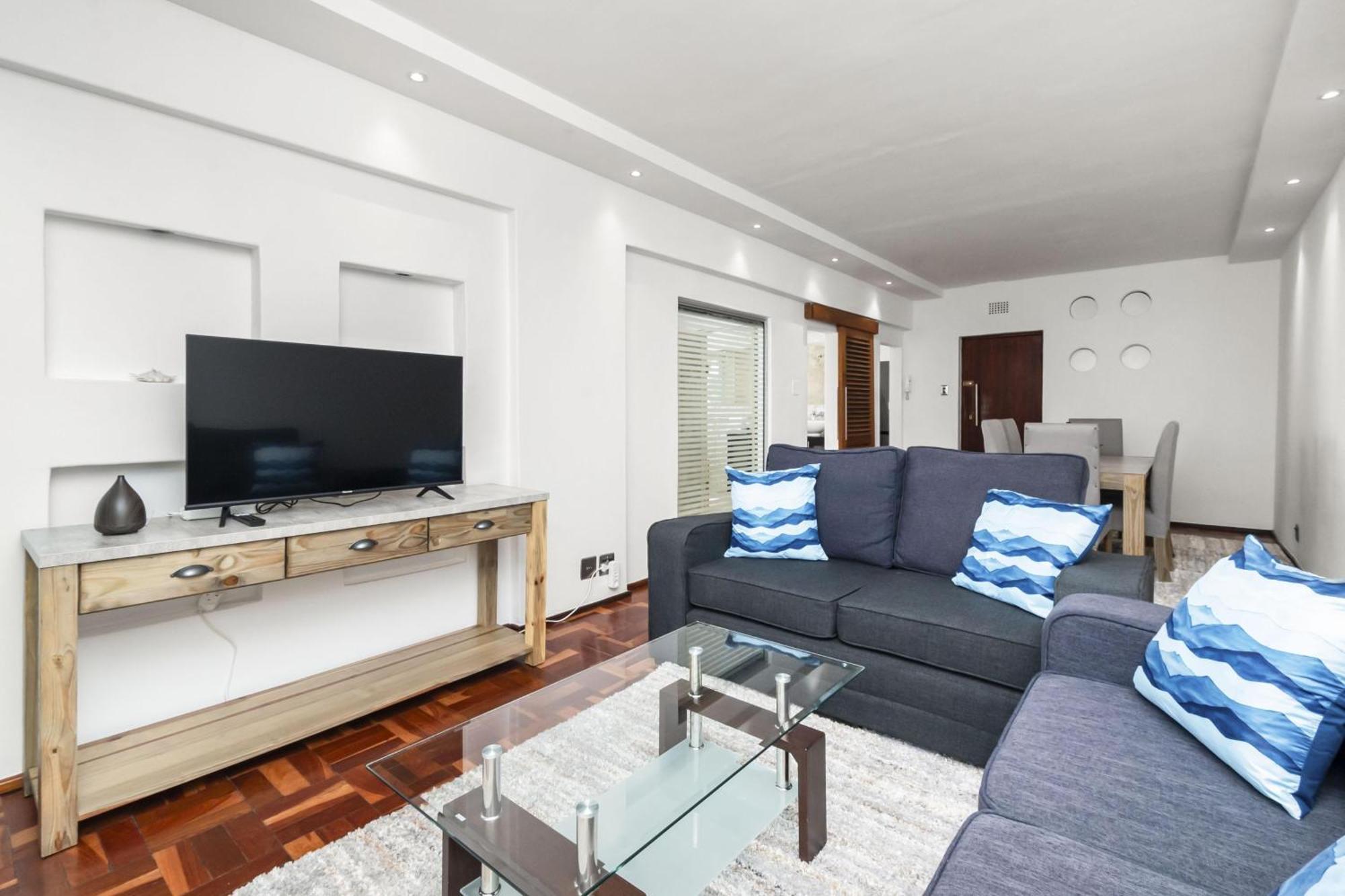 259 On Beach: 1 Bedroom For 4 In Sea Point *