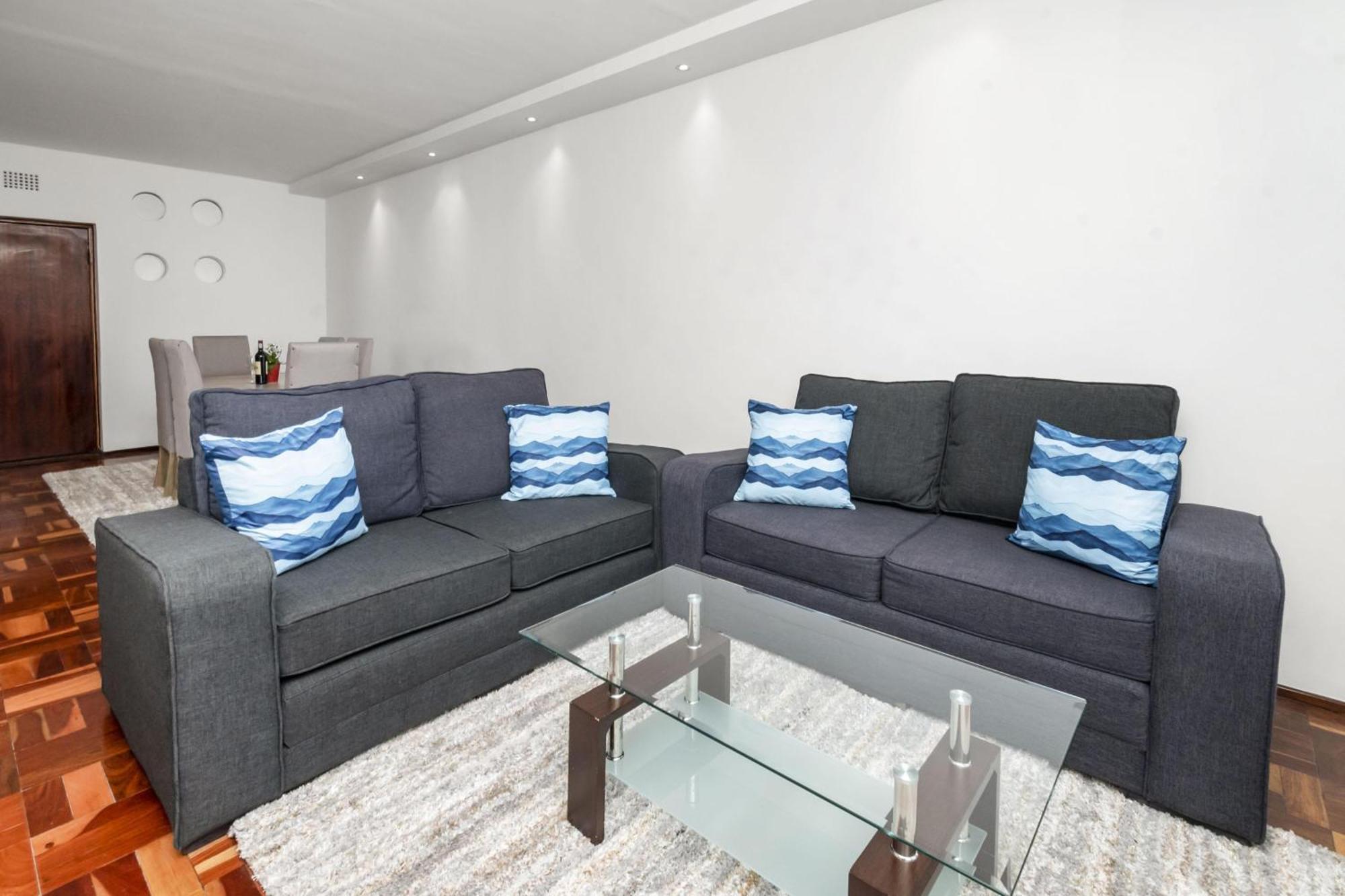 259 On Beach: 1 Bedroom For 4 In Sea Point Cape Town