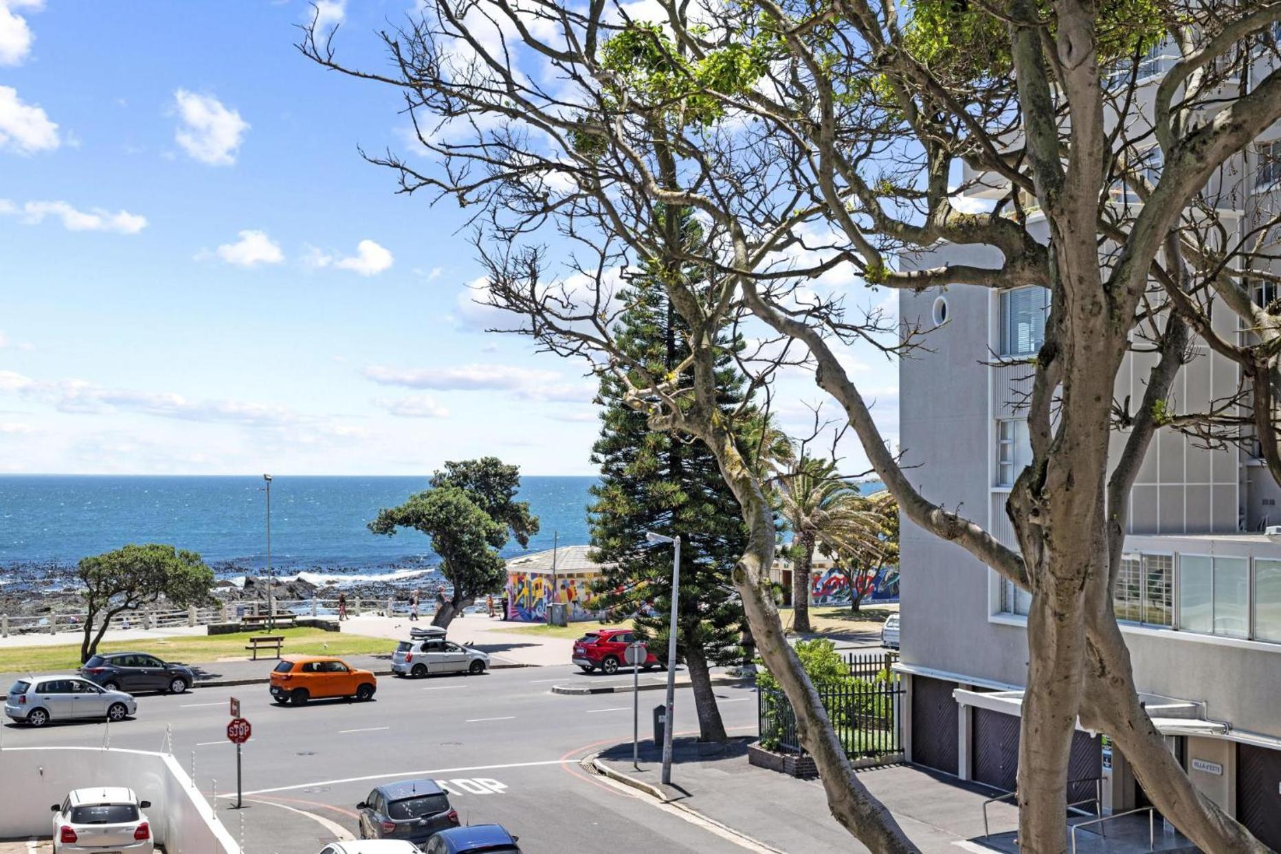 Apartment 259 On Beach: 1 Bedroom For 4 In Sea Point